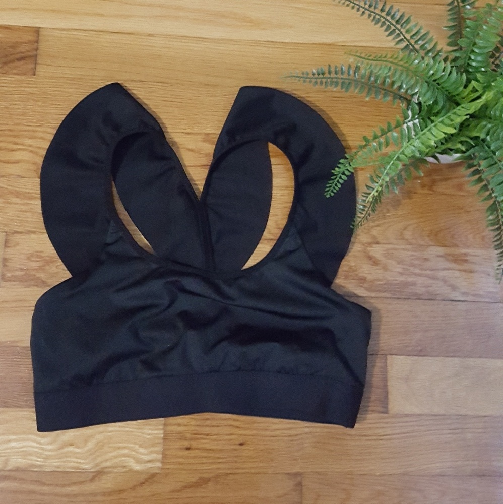 VICTORIA'S SECRET RUFFLE SPORTS BRA